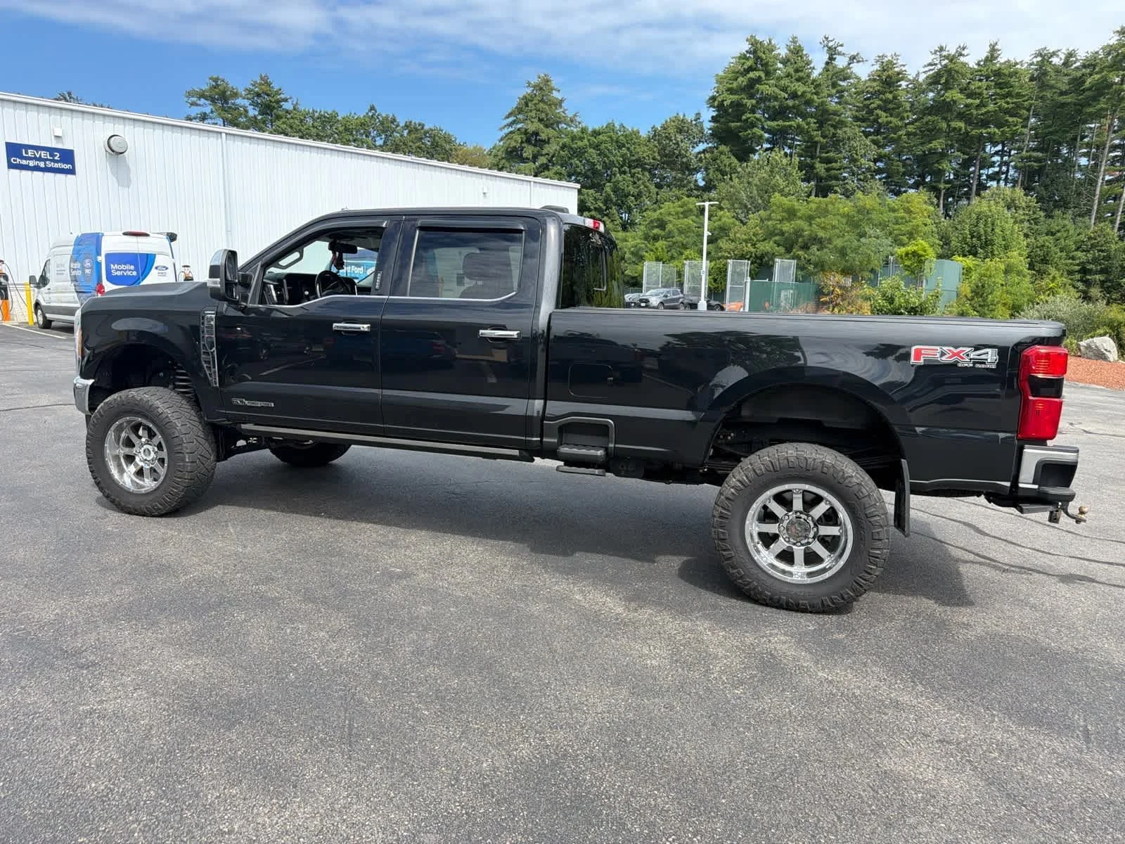 Used 2023 Agate Black Ford LARIAT image 9