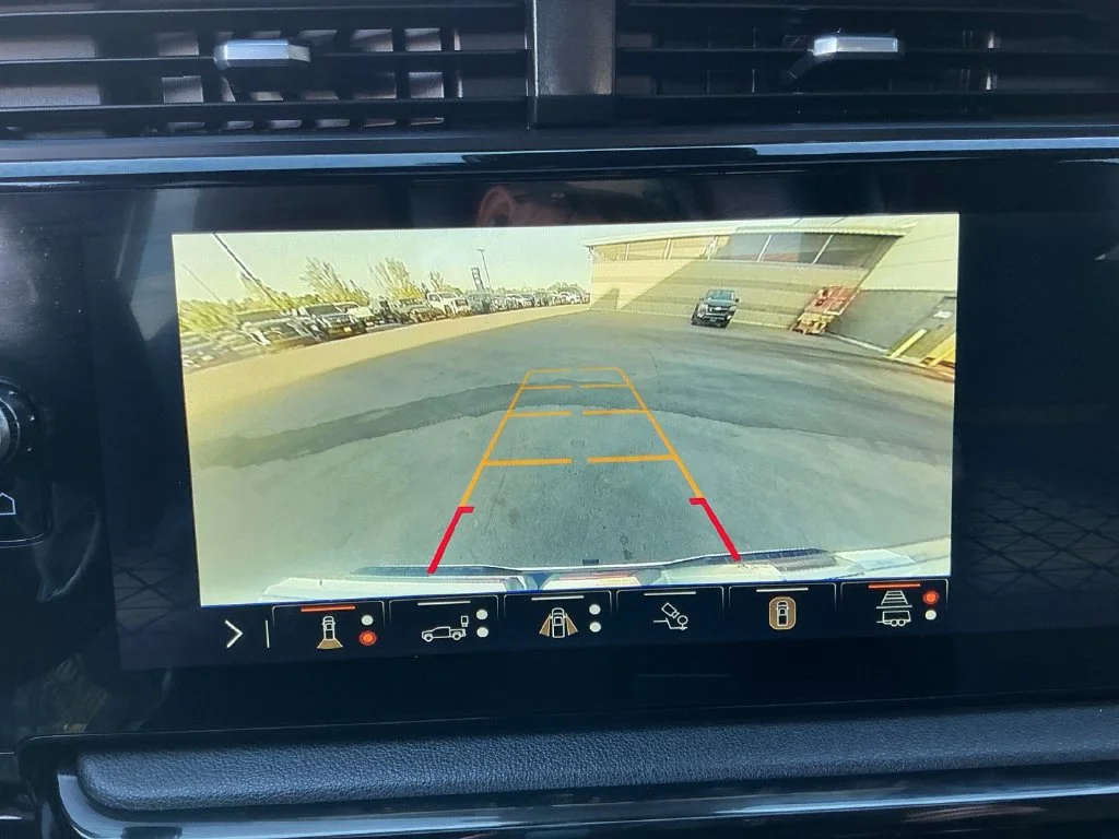 Used 2024 Summit White GMC AT4 image 22