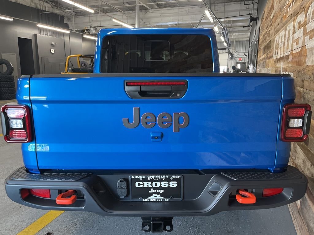 New 2026 Hydro Blue Pearl-Coat Exterior Paint Jeep Mojave image 28