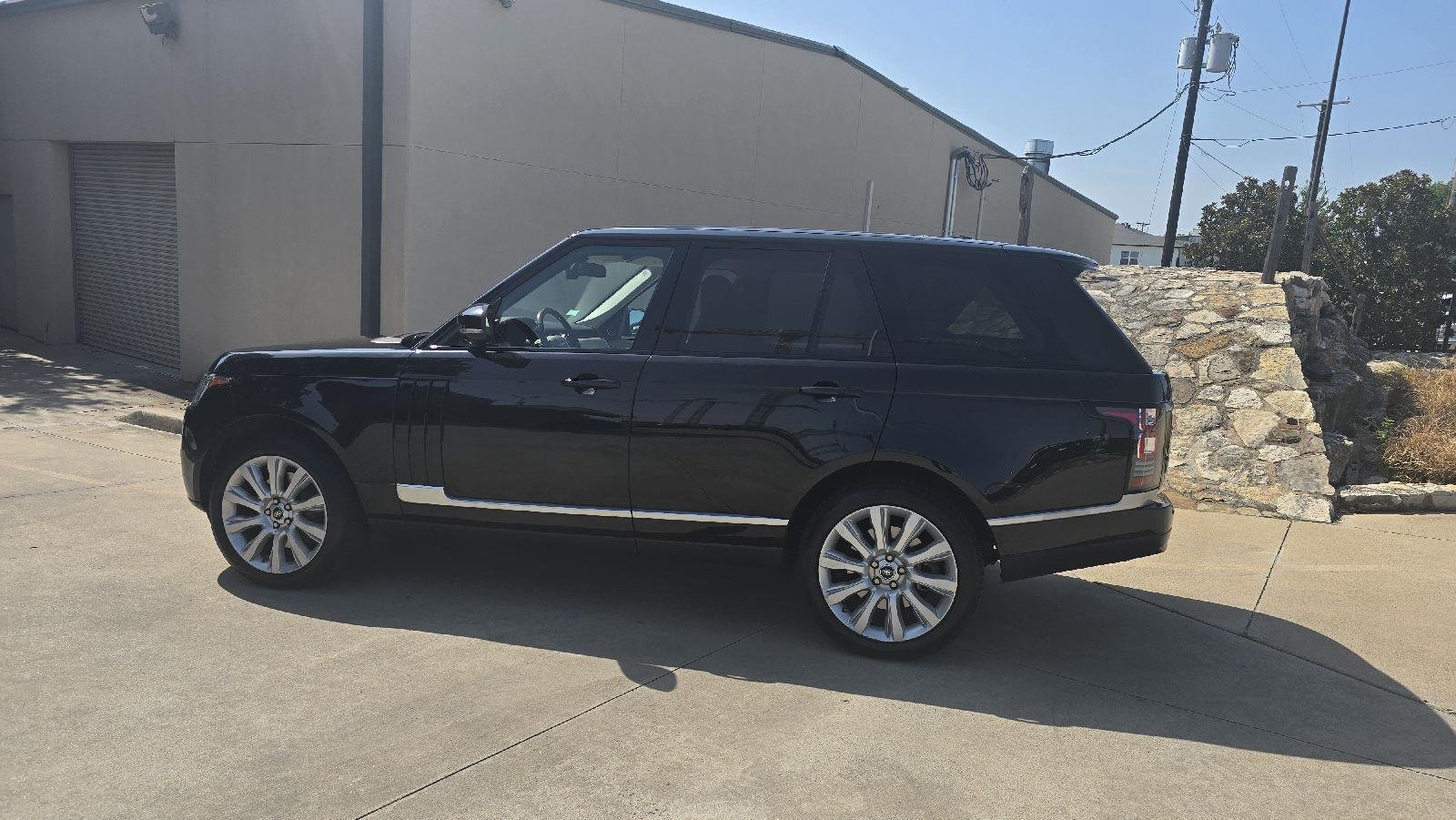 Used 2013  Land Rover SC image 2