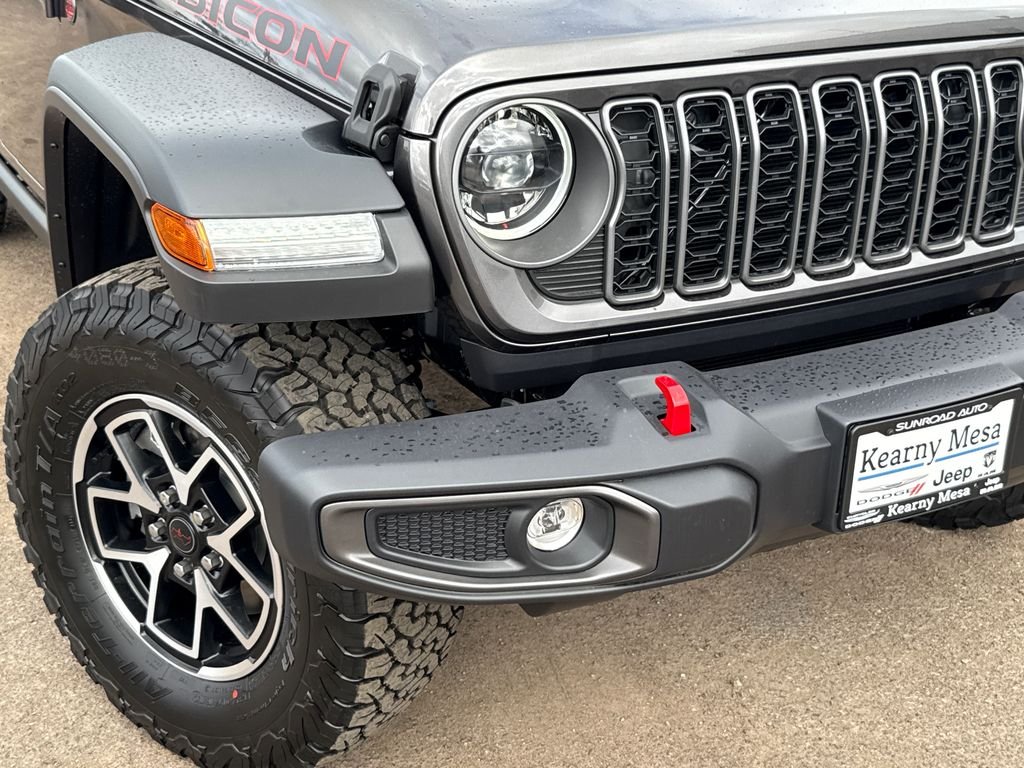 New 2026 Granite Crystal Metallic Clear-Coat Exterior Paint Jeep Rubicon image 6
