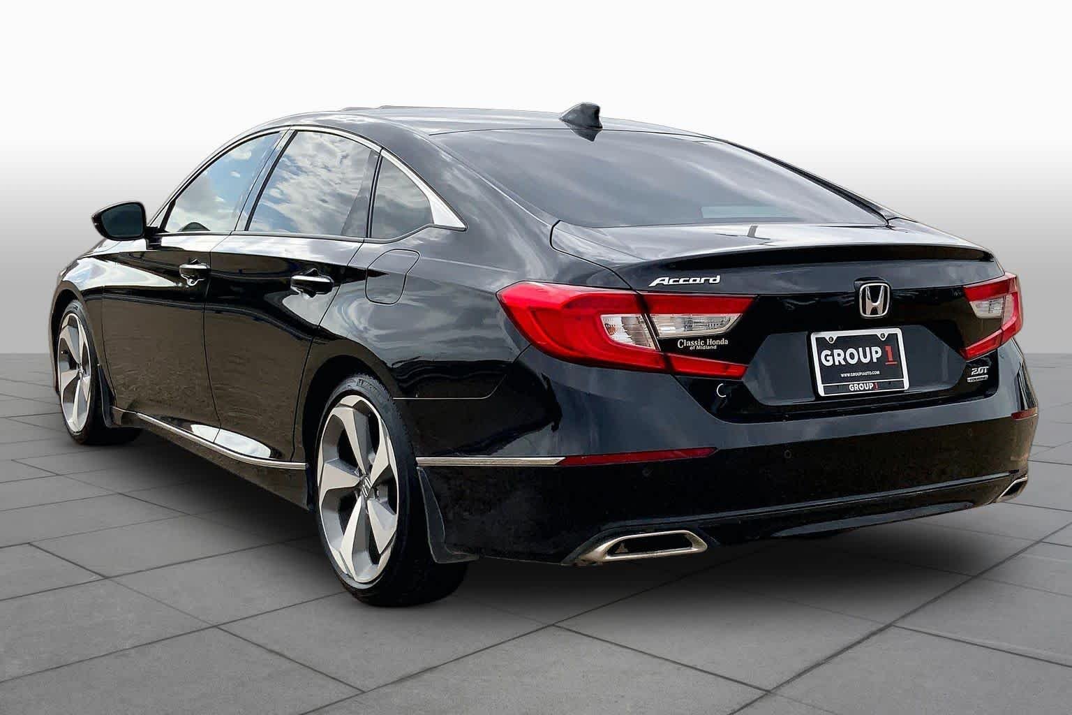 Used 2018 Crystal Black Pearl Honda Touring 2.0T image 11