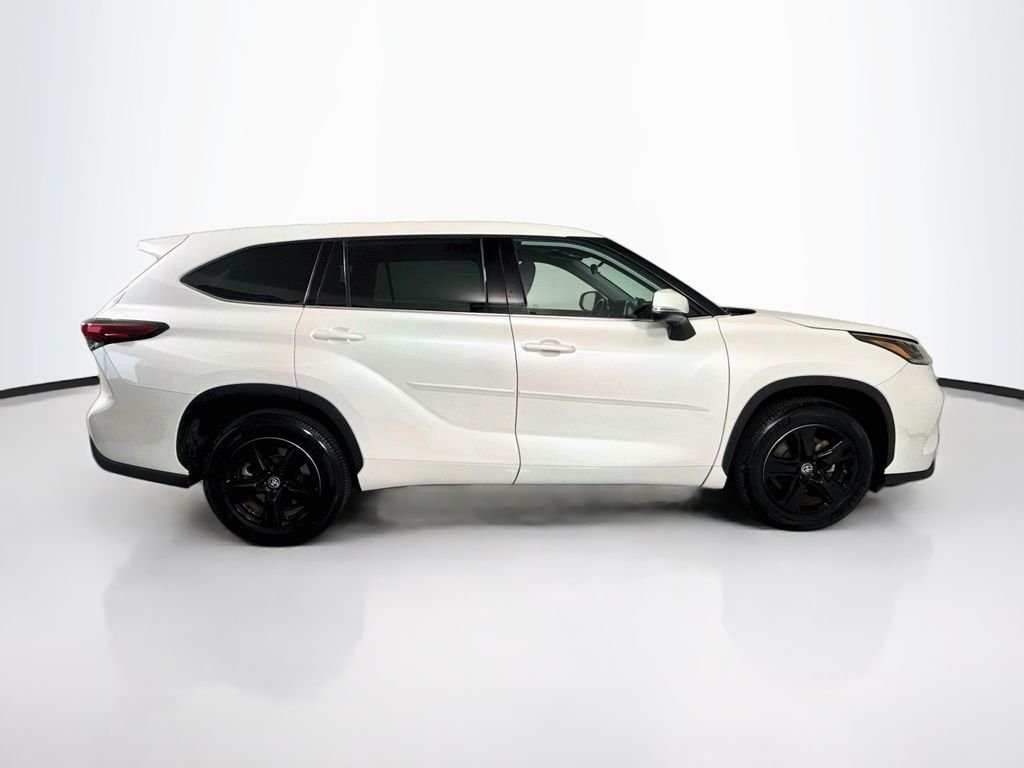 Used 2021 Blizzard Pearl Toyota LE image 4