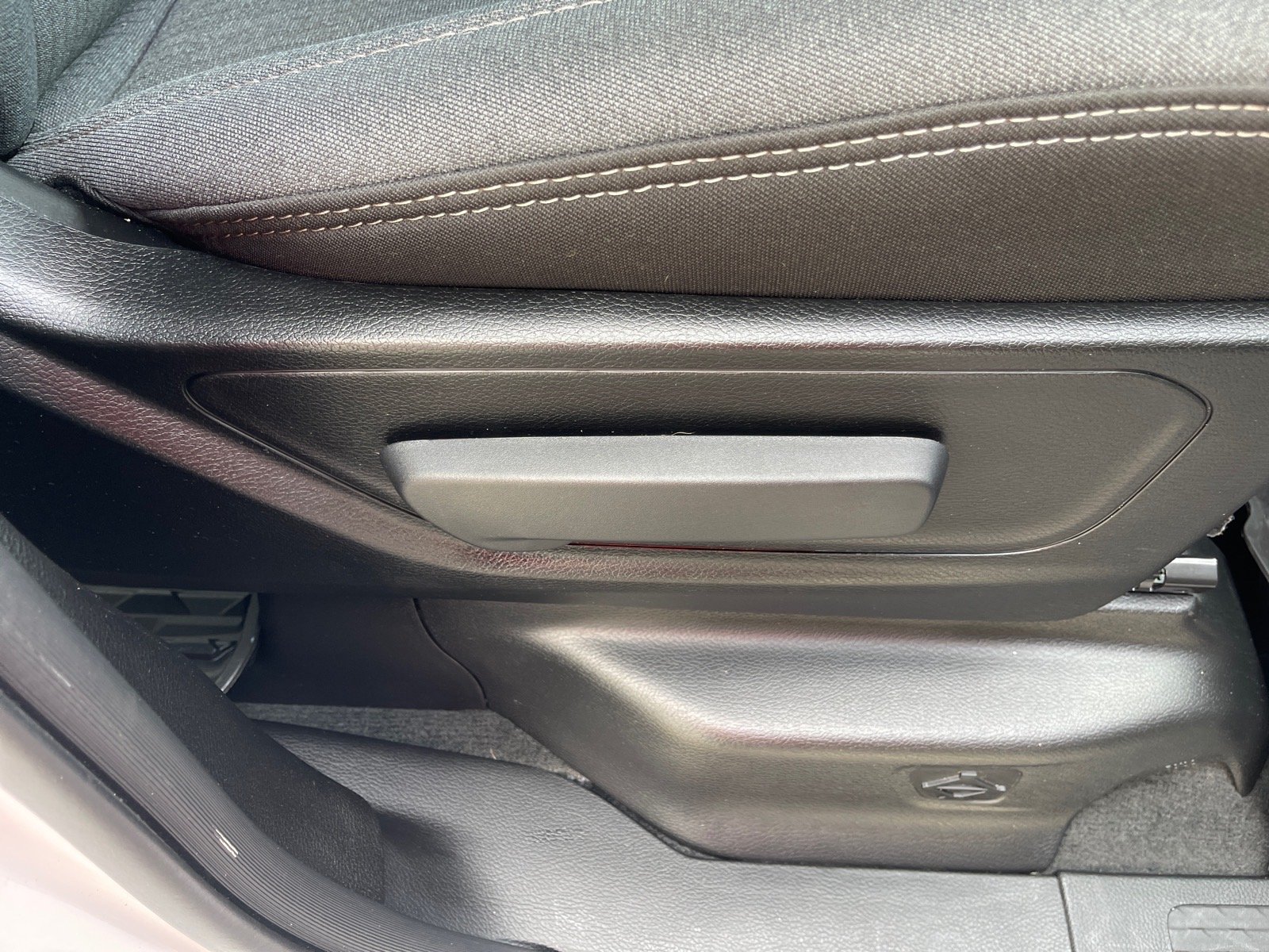 Used 2022 White RAM Big Horn image 17