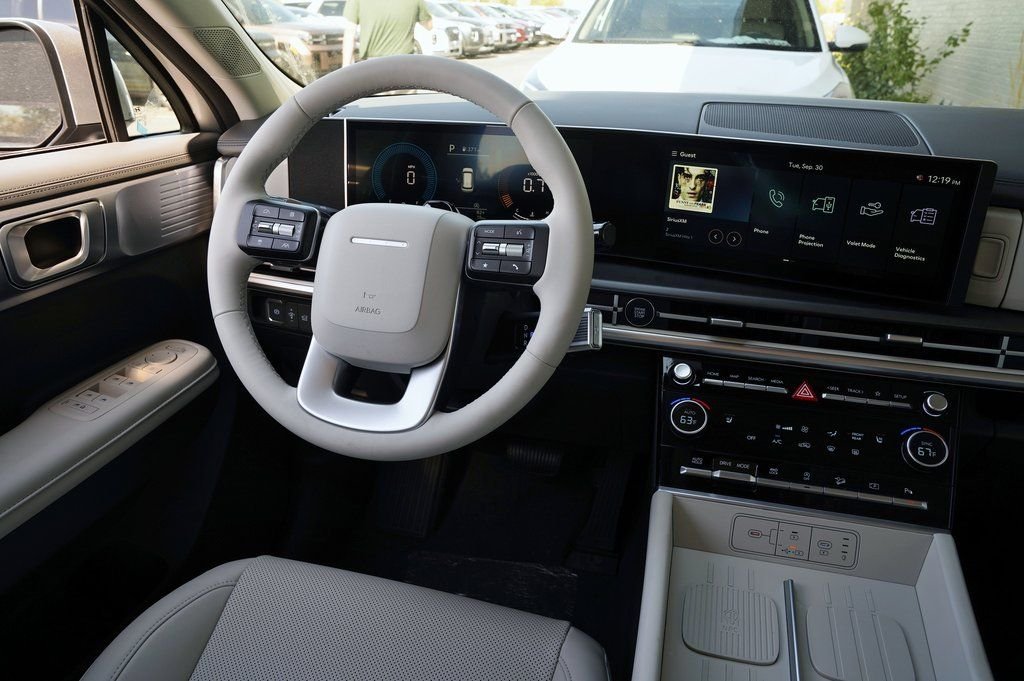New 2026 Shimmering Silver Hyundai SEL image 37