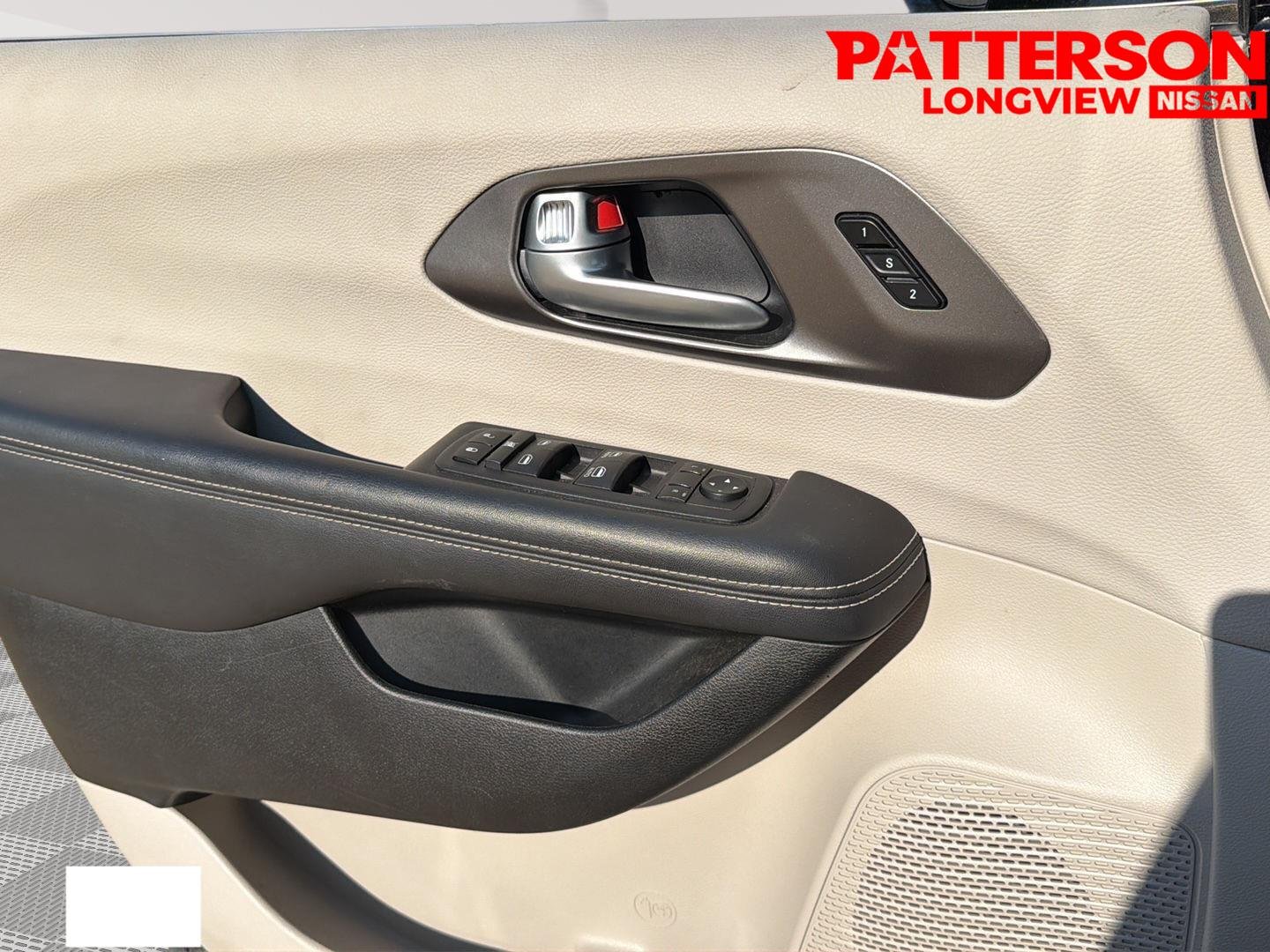 Used 2024 Diamond Black Crystal Pearlcoat Chrysler Touring L image 19