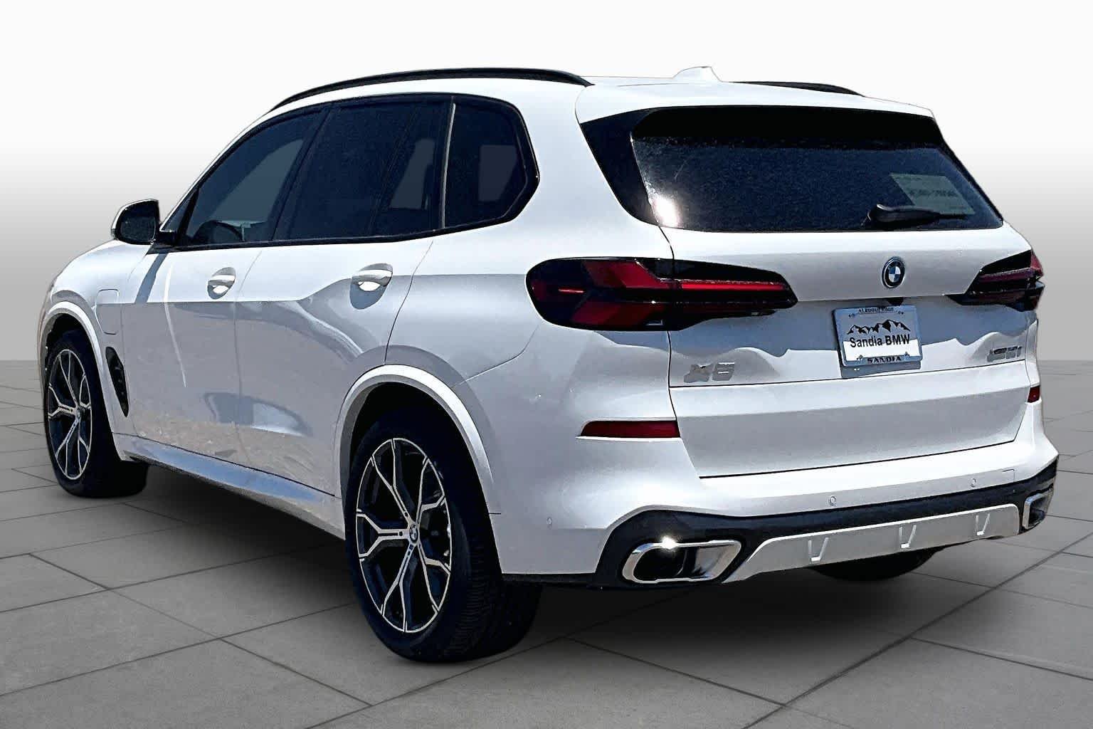 New 2026 Mineral White Metallic BMW xDrive50e image 12