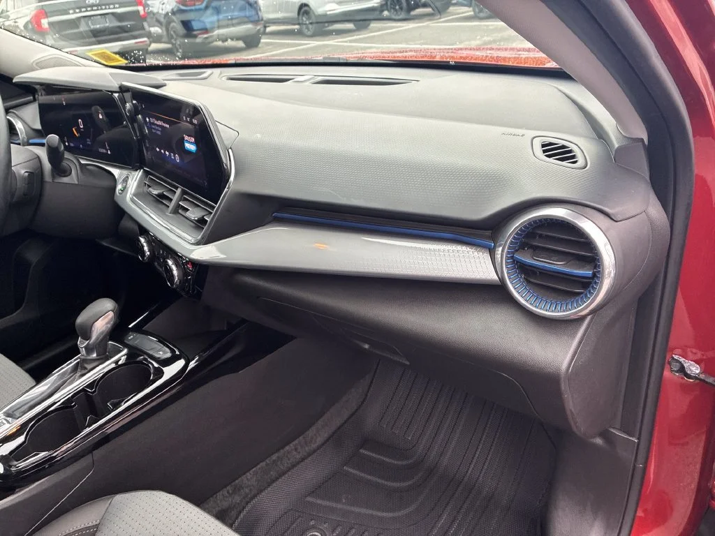 Used 2024 Cayenne Orange Metallic Chevrolet LT image 28