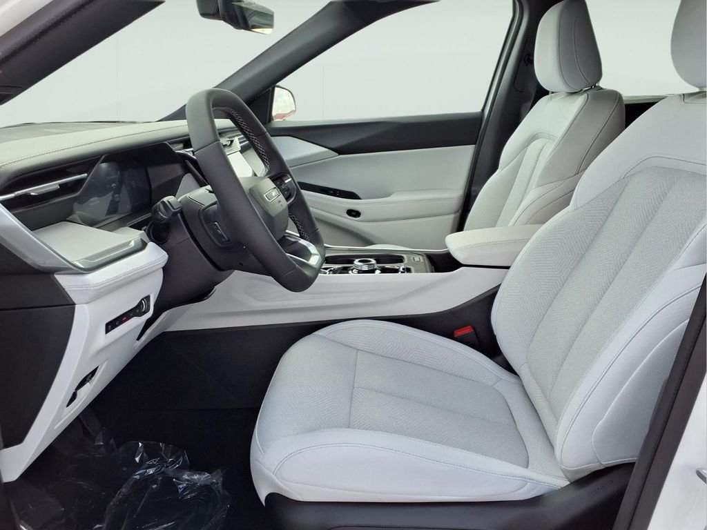 New 2026 Bright White Clear-Coat Exterior Paint Jeep Laredo image 8