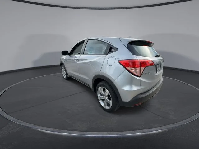 2017 Honda HR-V LX - Photo 6