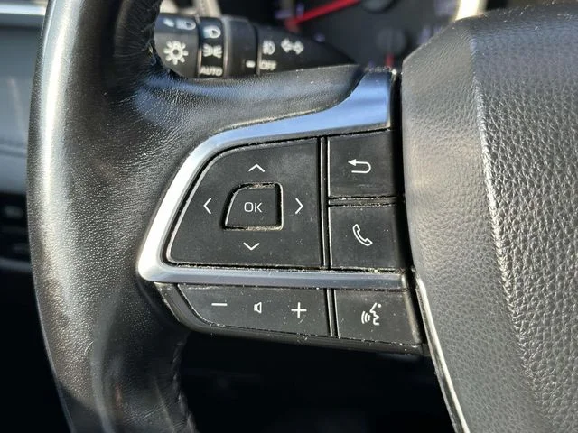 Used 2020 Blizzard Pearl Toyota LE image 22