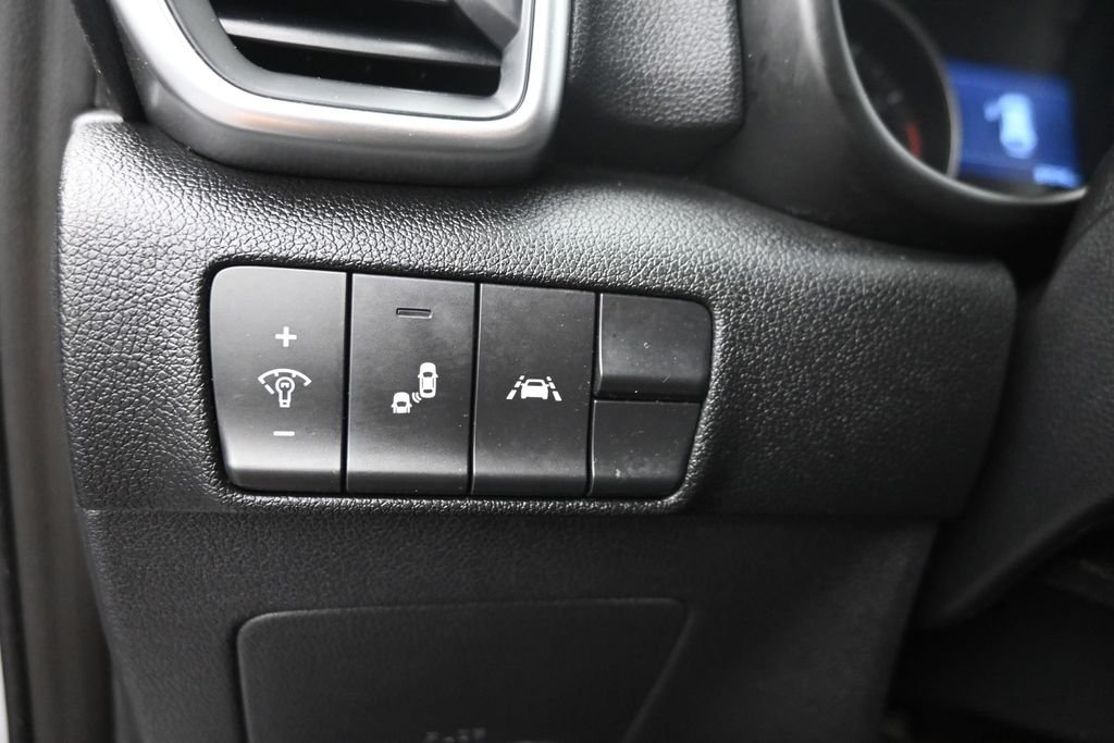 Used 2021 Silver Kia S image 17