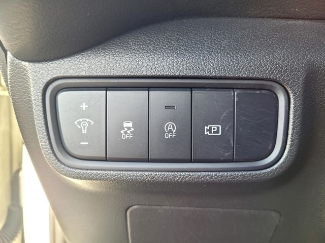Used 2023 White Kia S image 15