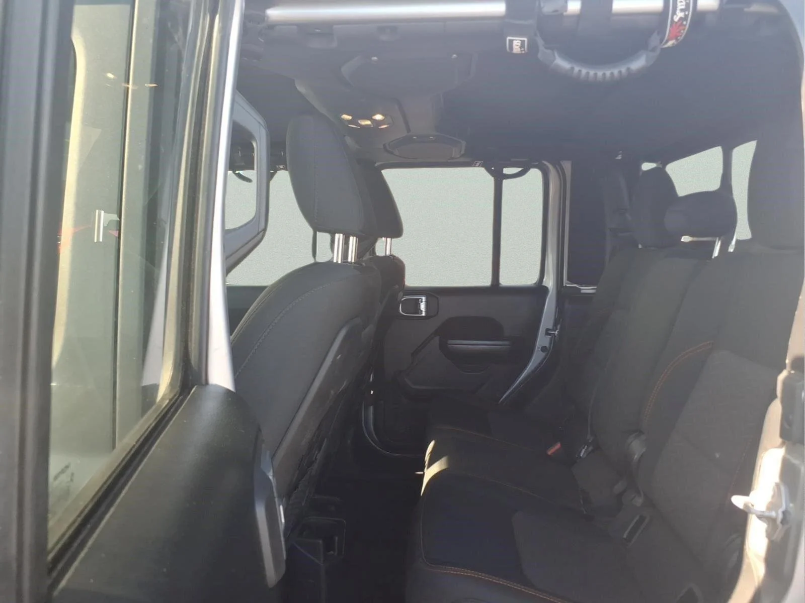 Used 2021 Billet Silver Metallic Clearcoat Jeep Mojave image 12