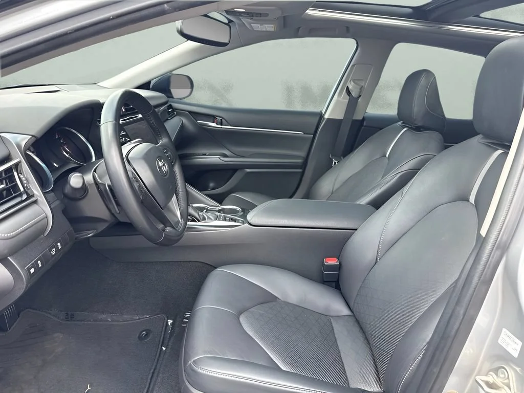 Used 2019  Toyota XSE image 9
