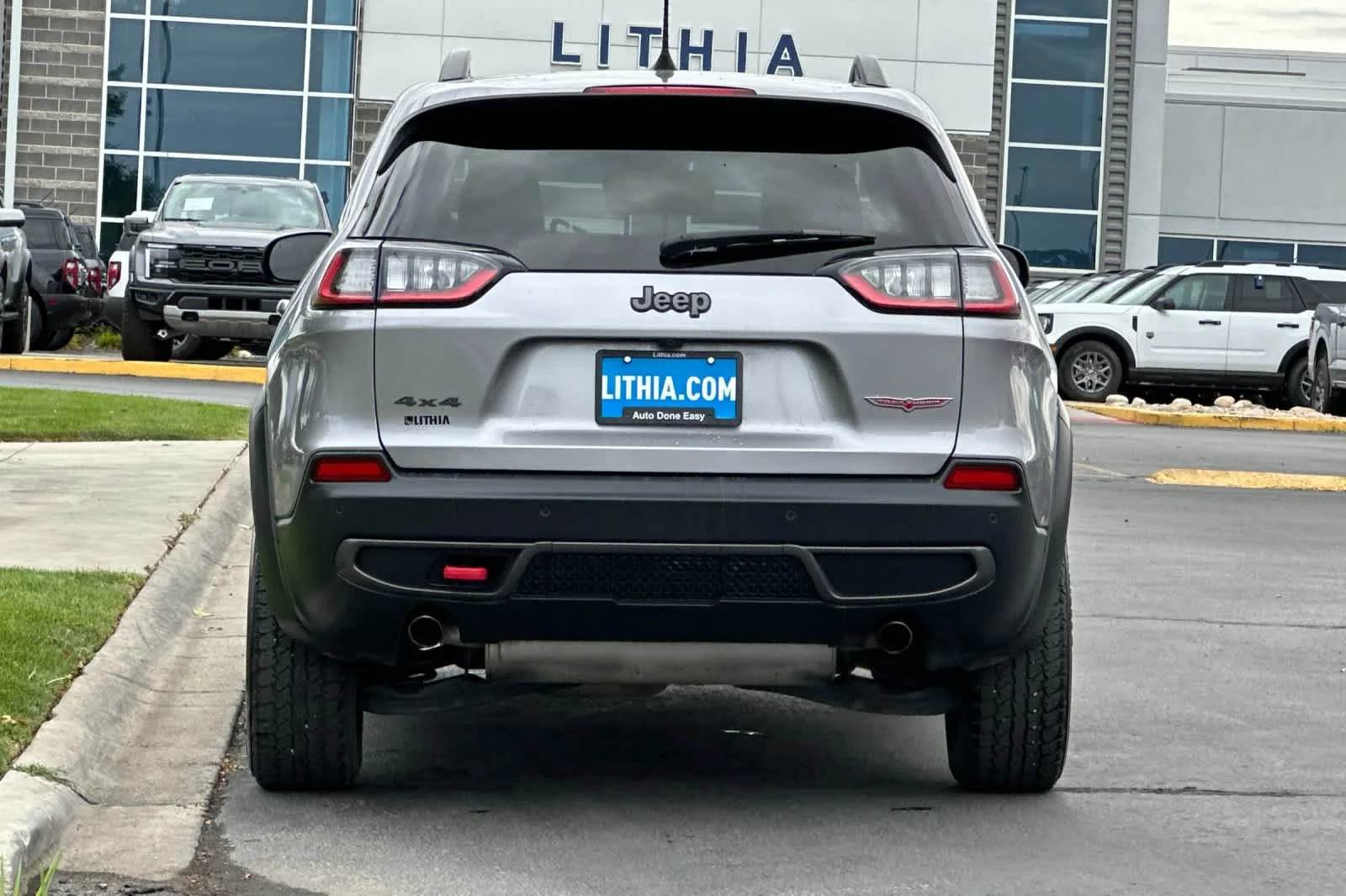 Certified Used 2019 Billet Silver Clearcoat Metallic Jeep Trailhawk Elite image 7