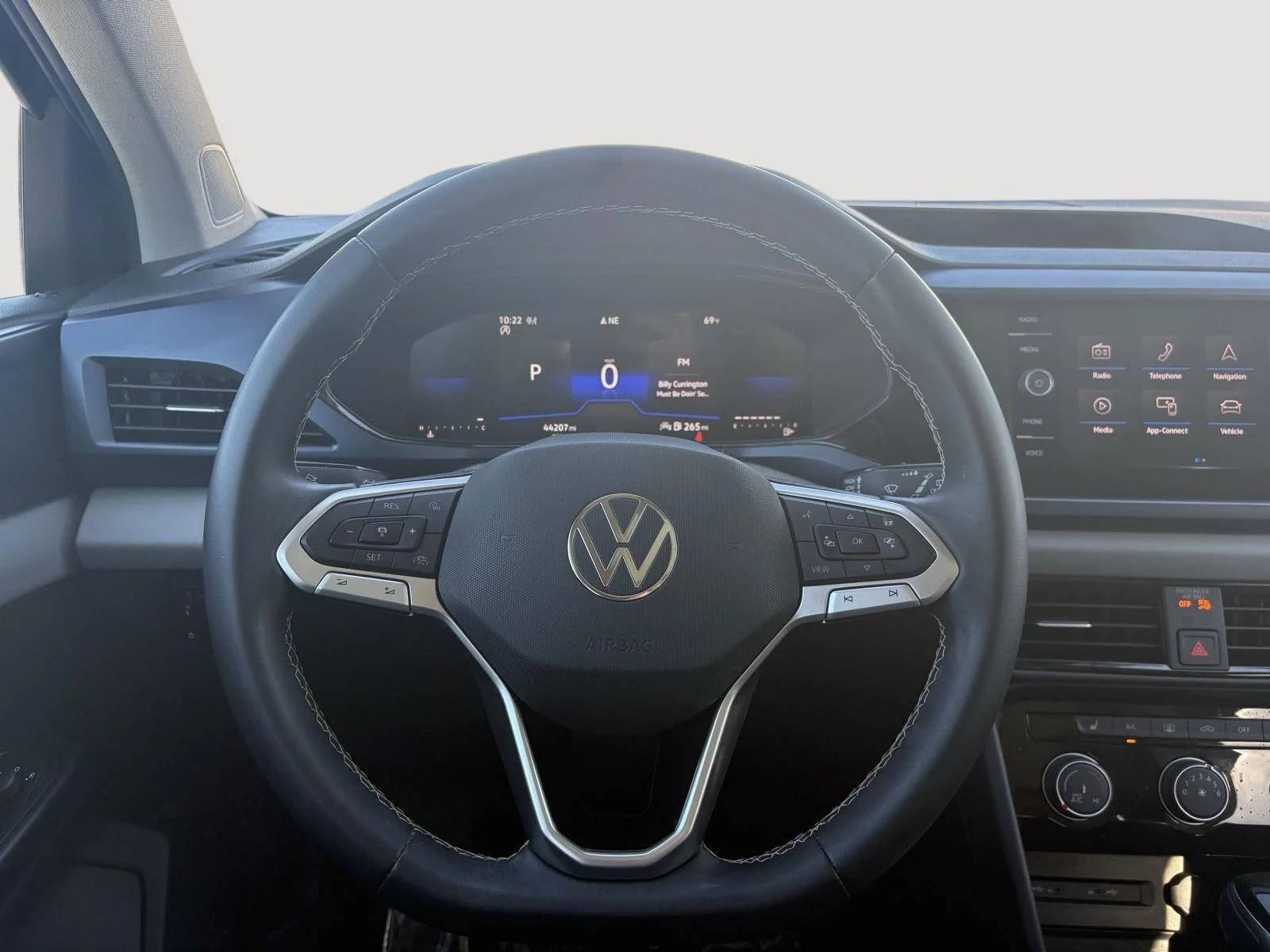 Used 2023 BLACK Volkswagen SE image 15
