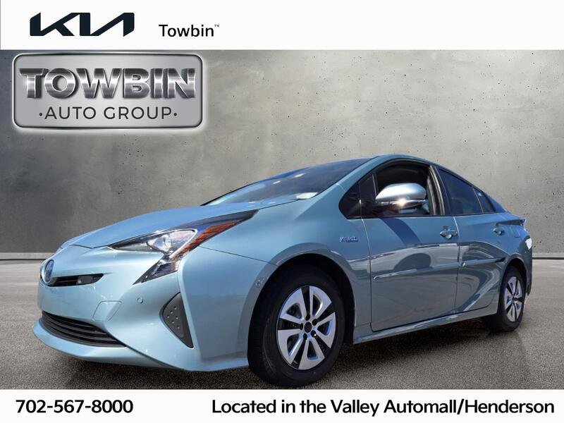 2017 Toyota Prius Three's photo