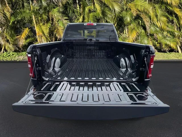 New 2026 Diamond Black Crystal Pearl-Coat Exterior Paint RAM Laramie image 27