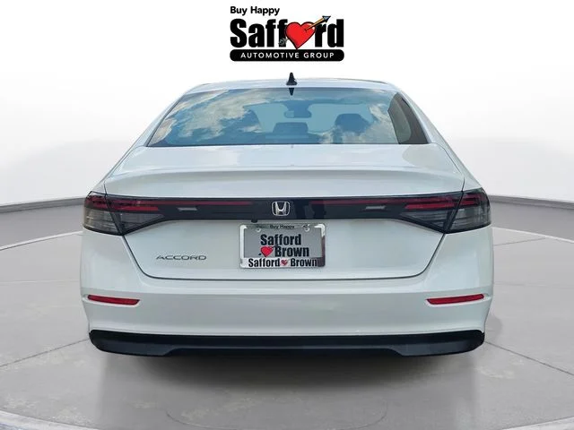 Used 2025  Honda SE image 5