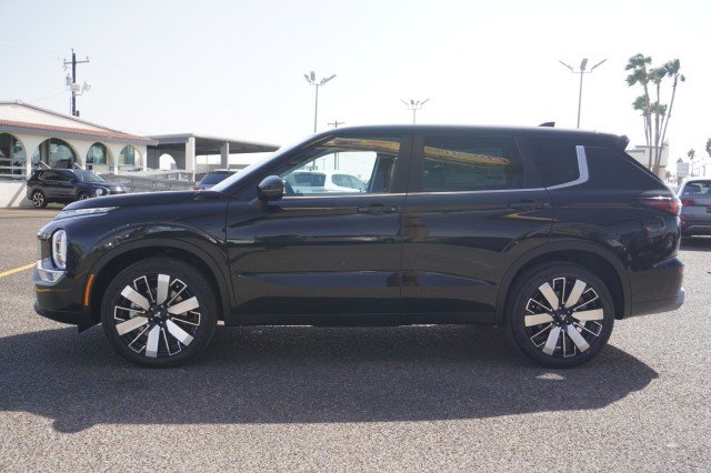 New 2025 Black Diamond Mitsubishi SE image 13