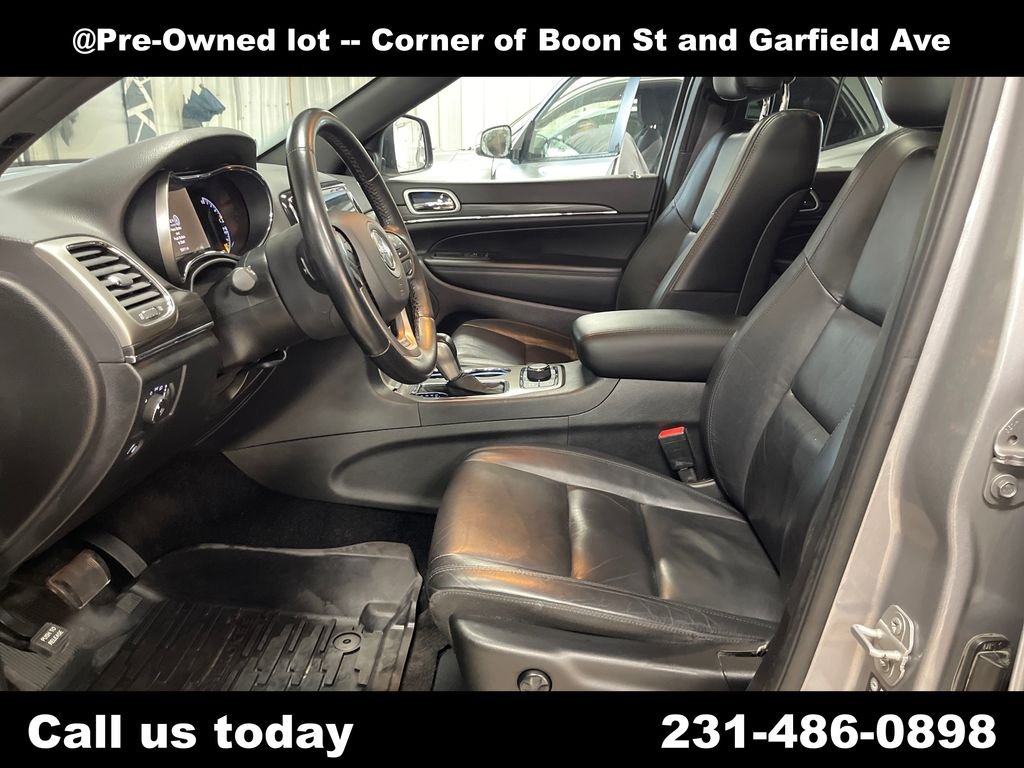 Used 2021 Silver Jeep Limited image 14