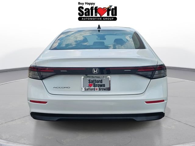 Used 2025  Honda SE image 5