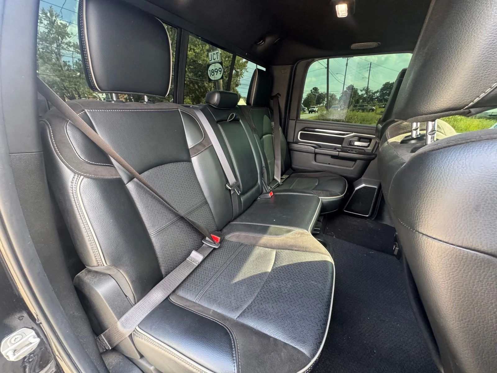 Used 2022 Black Ram Laramie image 32