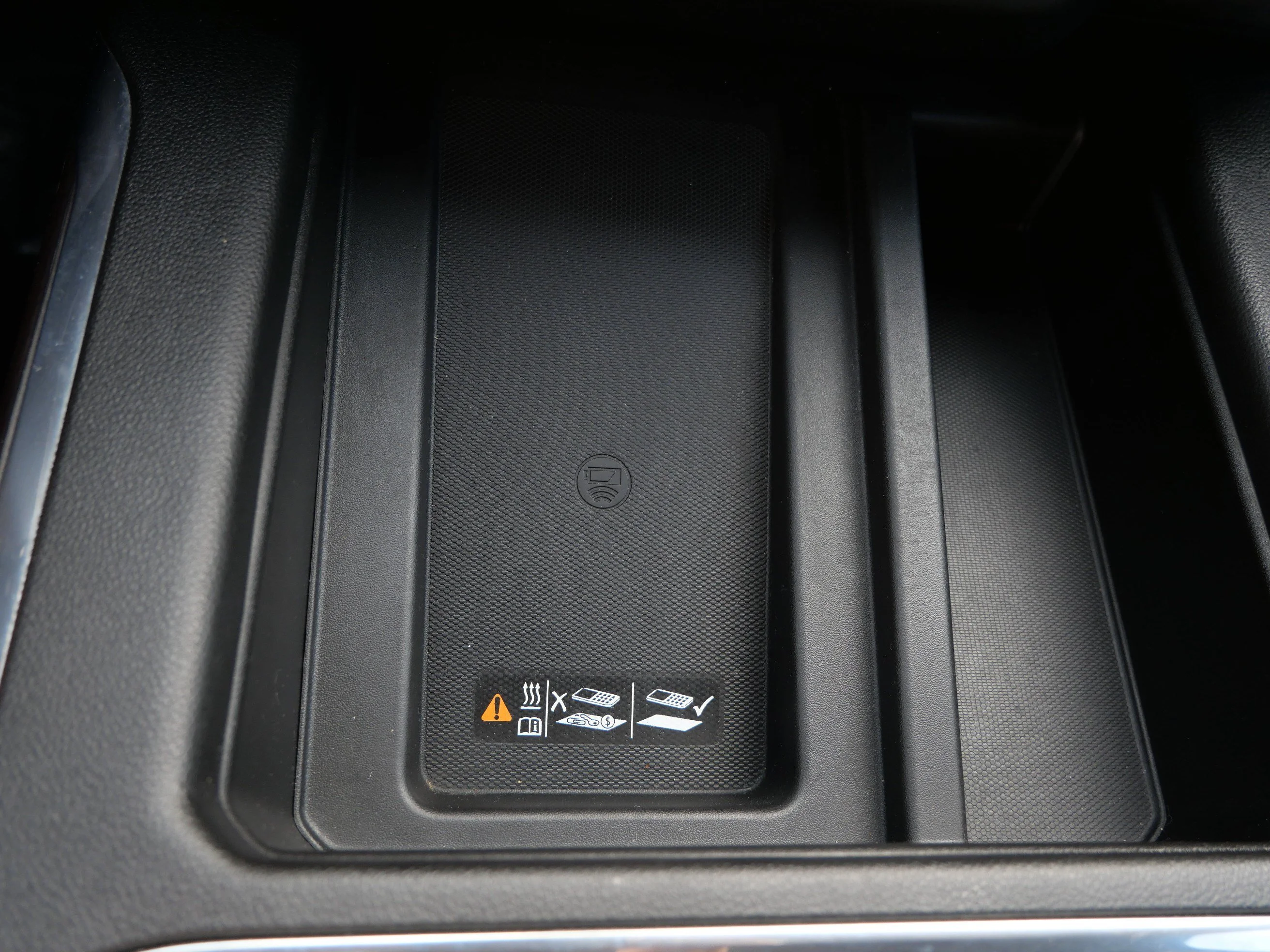 Certified Used 2020 Carbon Black Metallic GMC SLT image 33