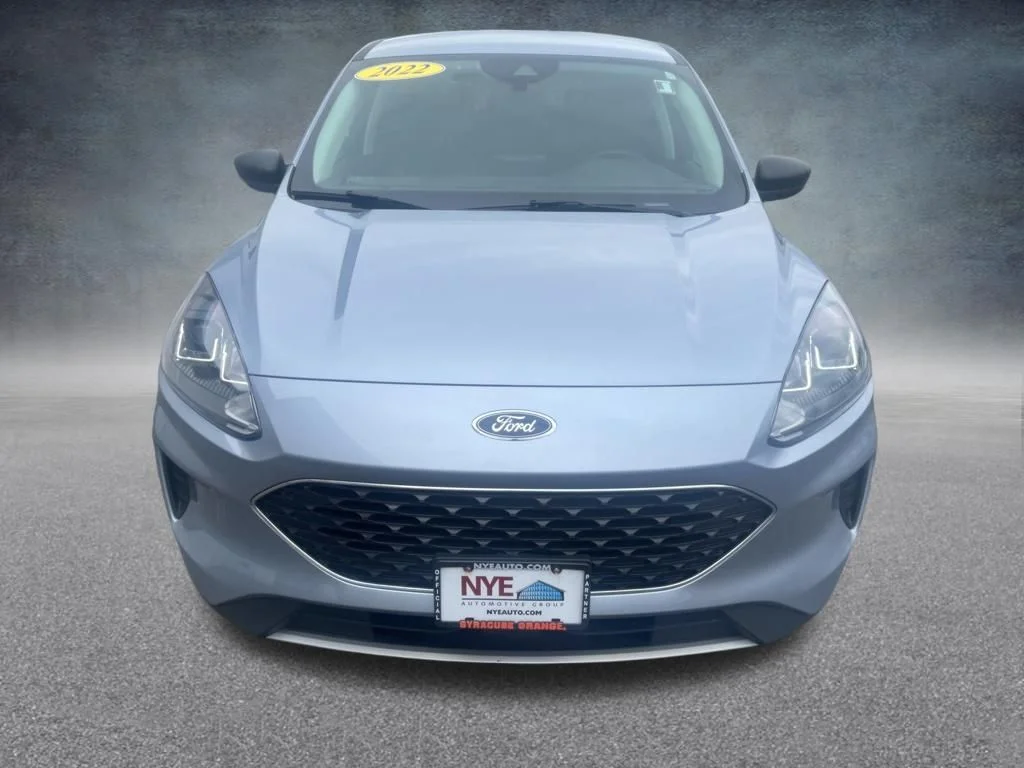 Used 2022 Blue Ford SE image 2