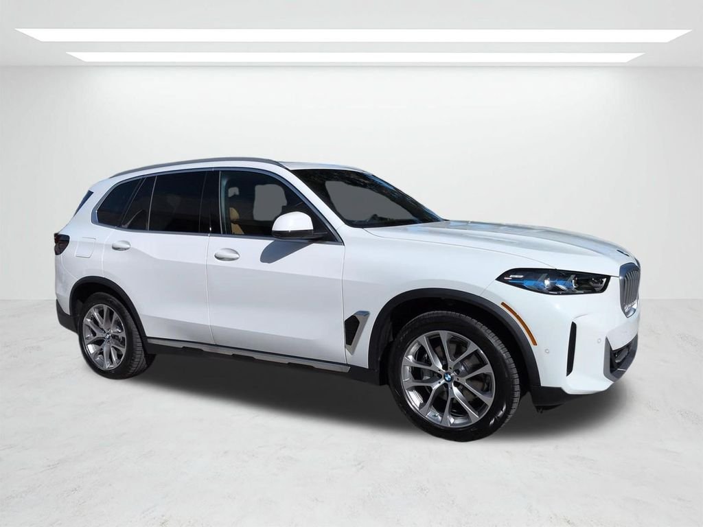 New 2026 Alpine White BMW xDrive40i image 2