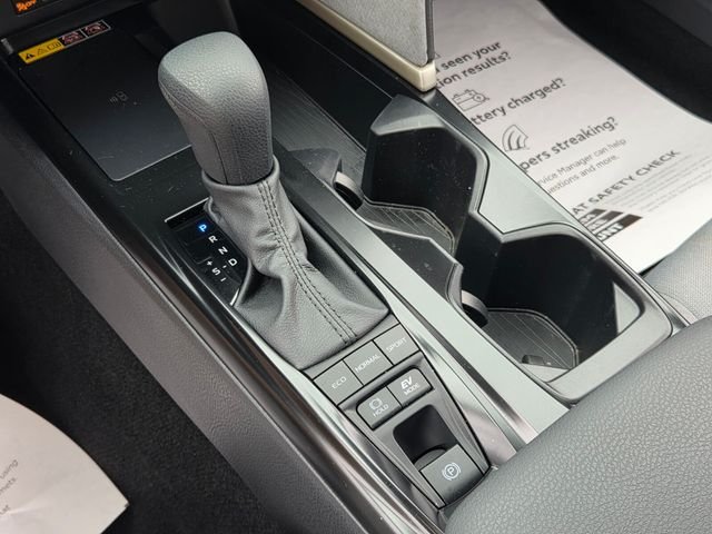 Used 2025  Toyota LE image 23