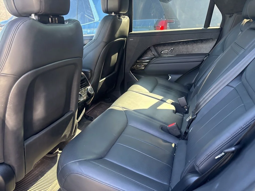 Used 2023 Black Land Rover First Edition image 6