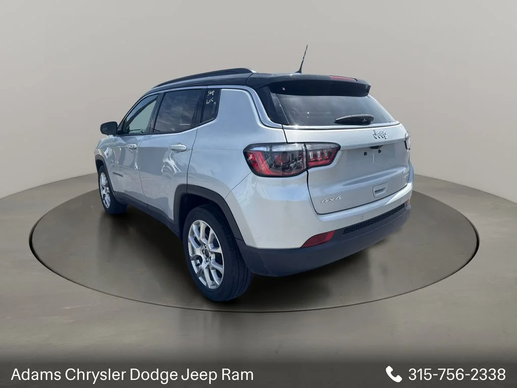 Used 2025 Silver Jeep Limited image 5