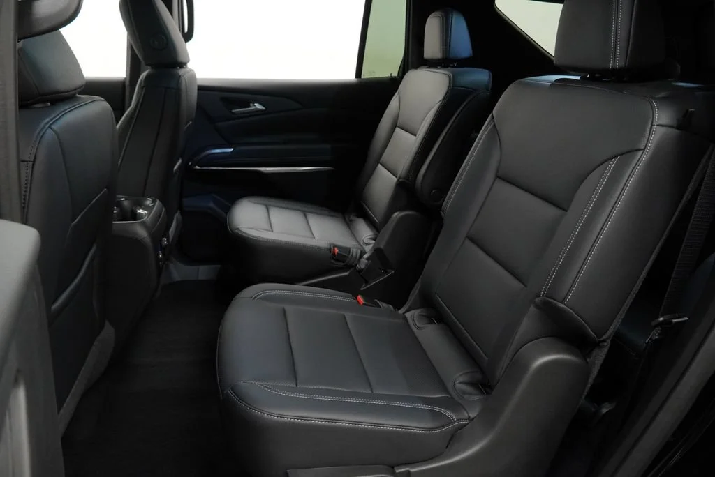 New 2027 Mosaic Black Metallic Chevrolet LT image 12