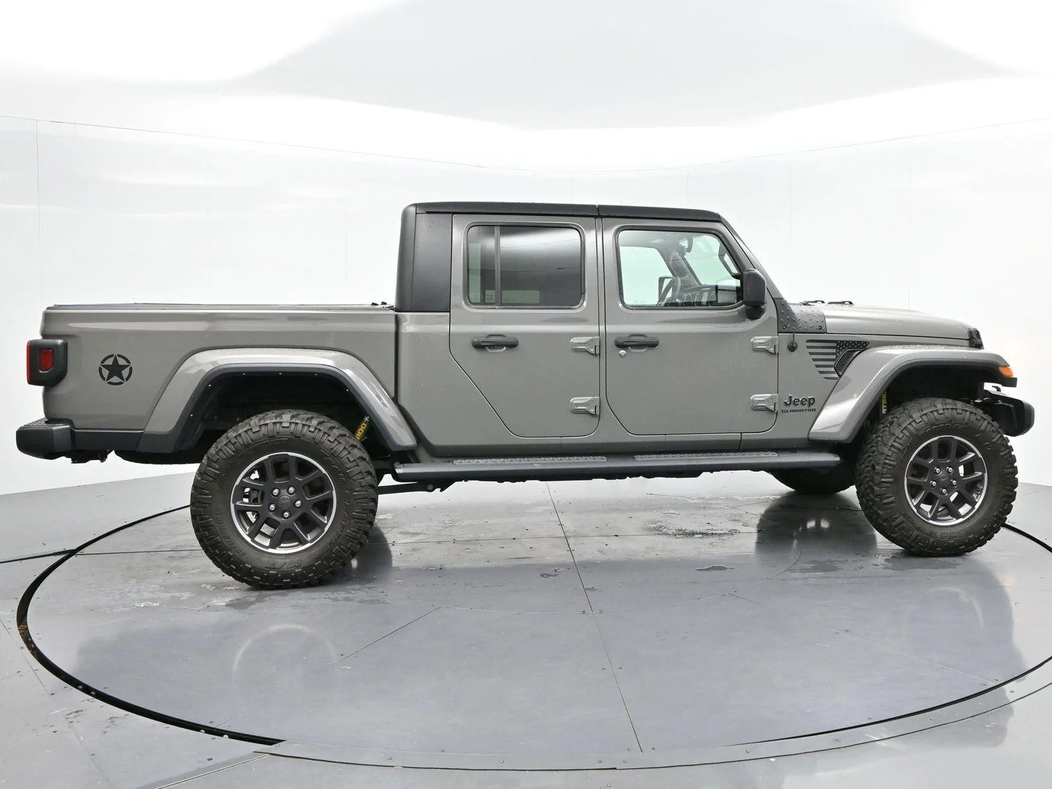 Used 2022 Sting-Gray Clearcoat Jeep Overland image 8