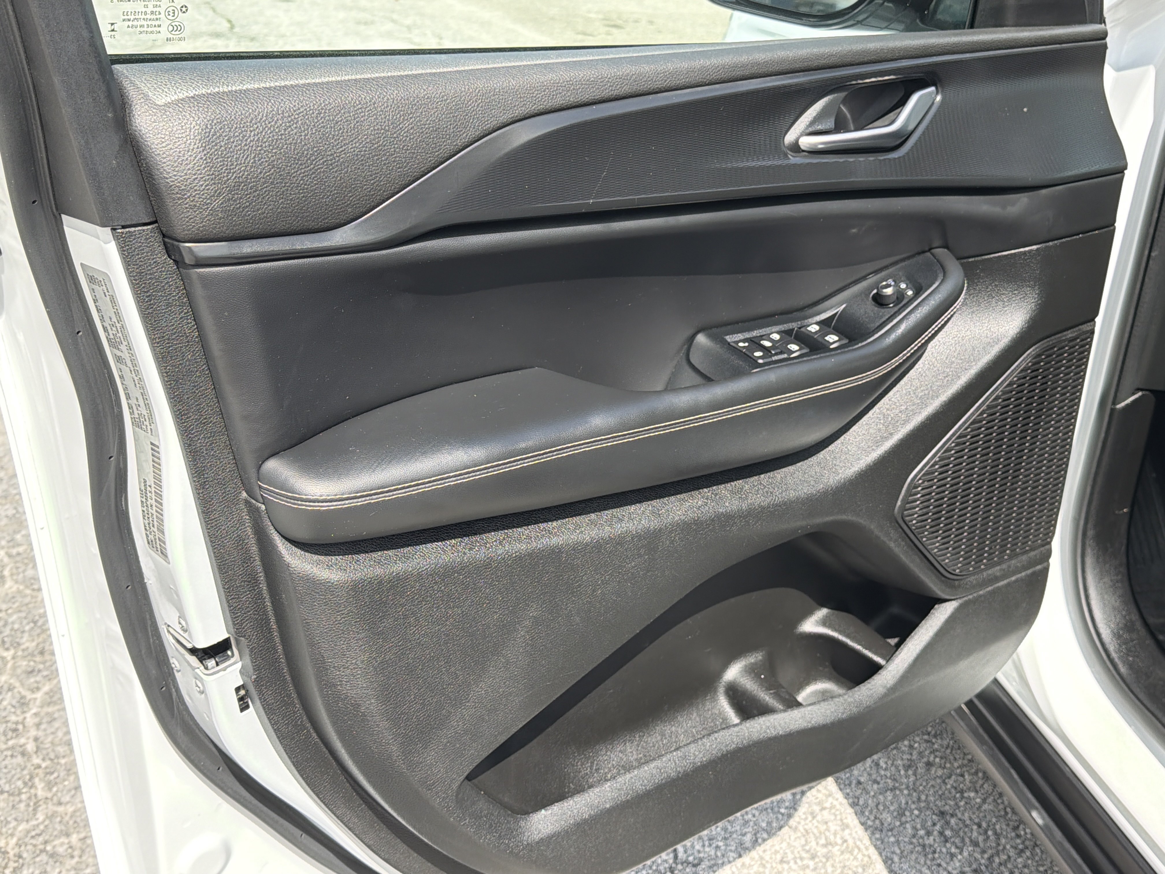 Used 2023 Bright White Clearcoat Jeep Altitude image 13