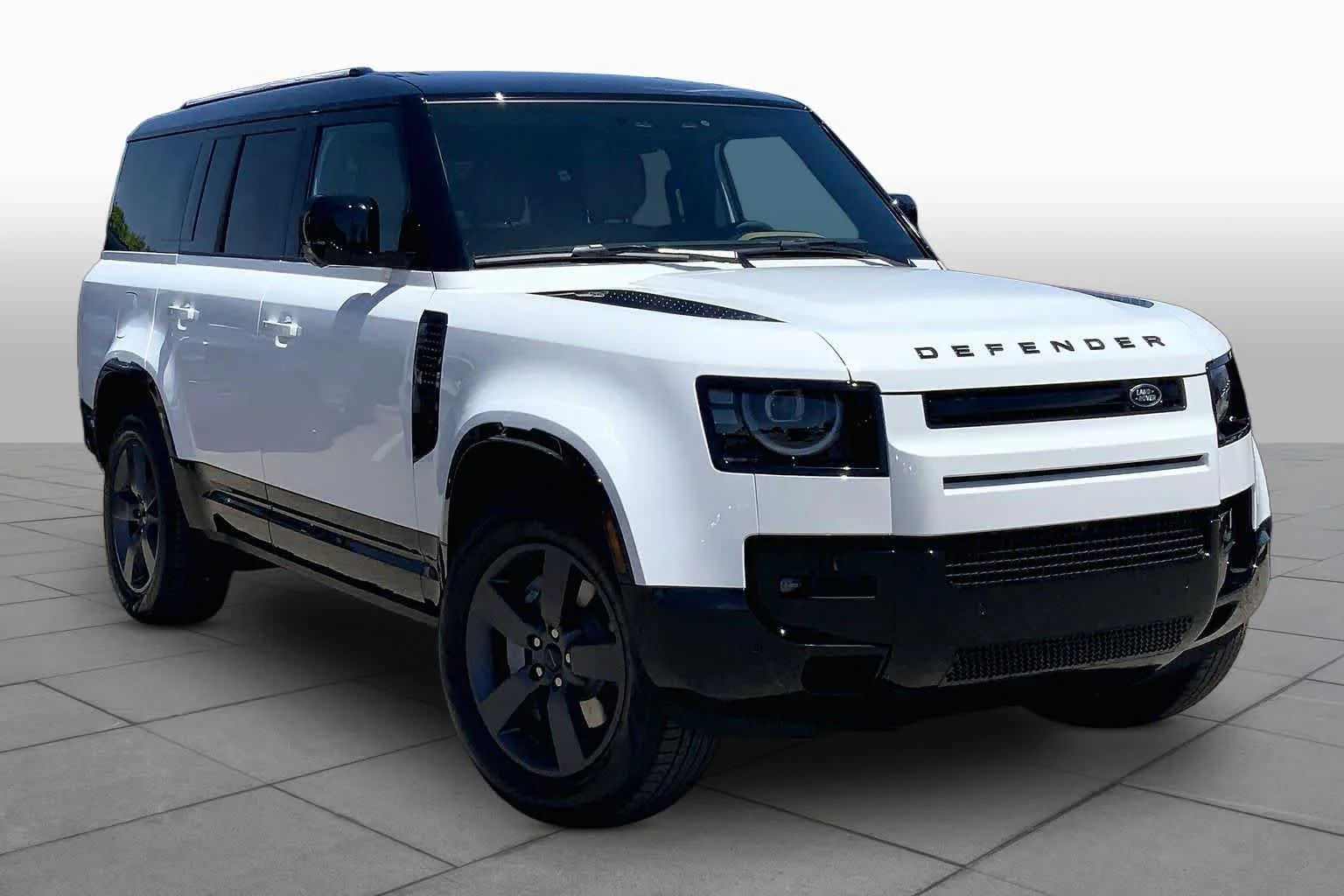 New 2026 Fuji White Land Rover X-Dynamic SE image 2