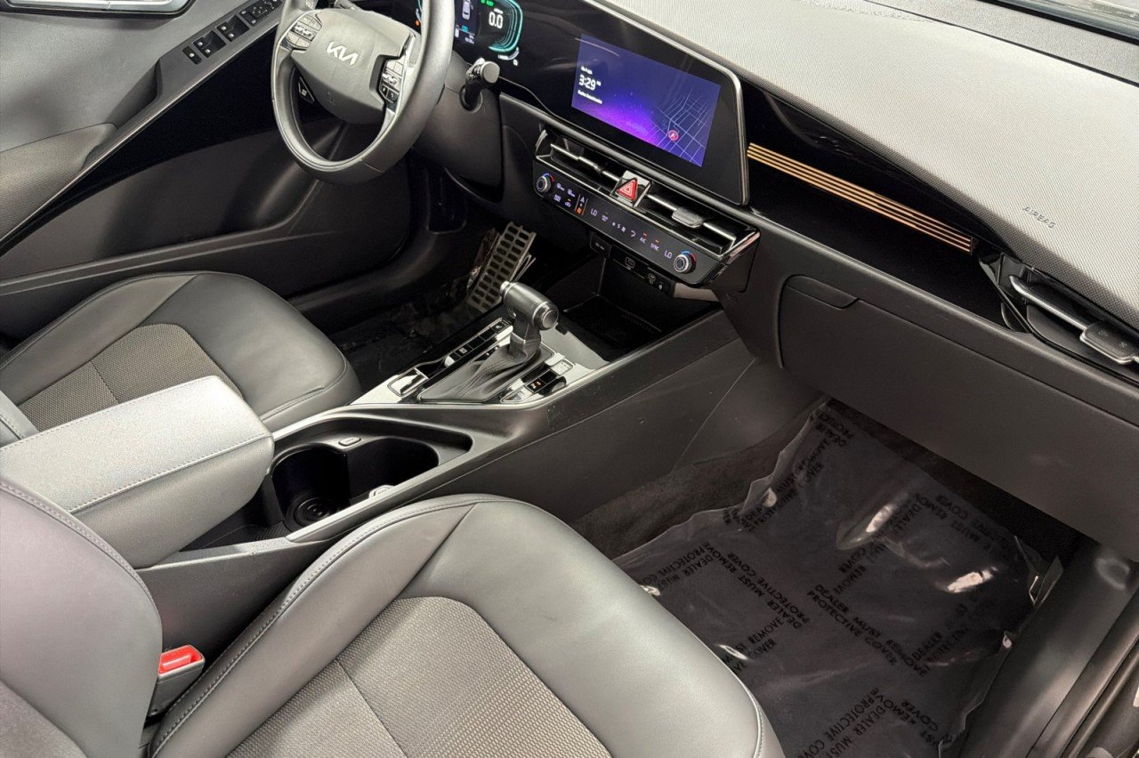 Used 2023  Kia EX Touring image 15