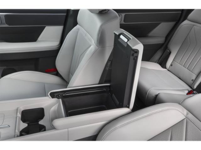 New 2027 Shimmering Silver Hyundai SEL image 14