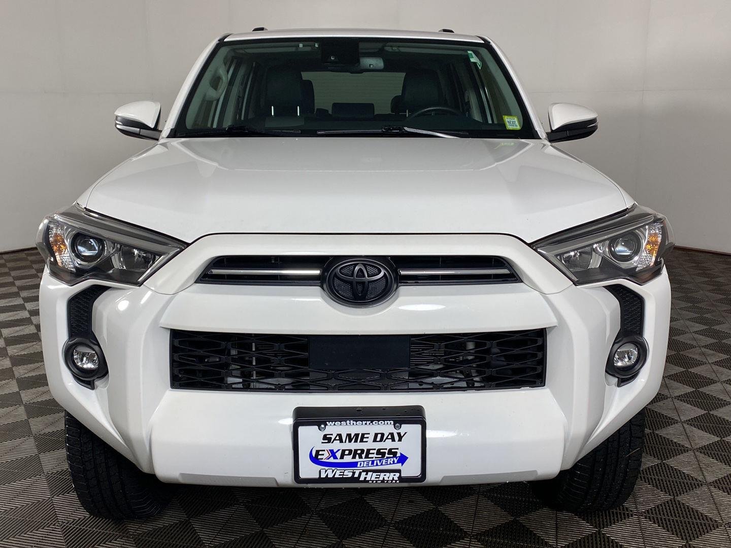 Used 2022 Super White Toyota SR5 Premium image 25