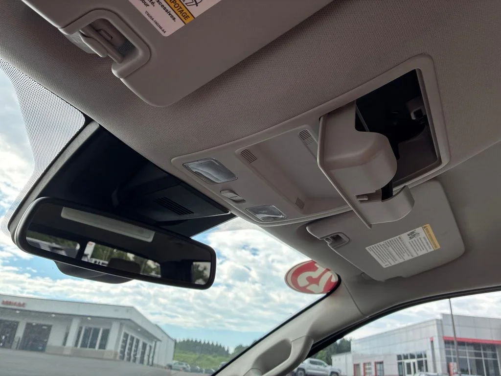 Used 2025 Gray Ford XLT image 24