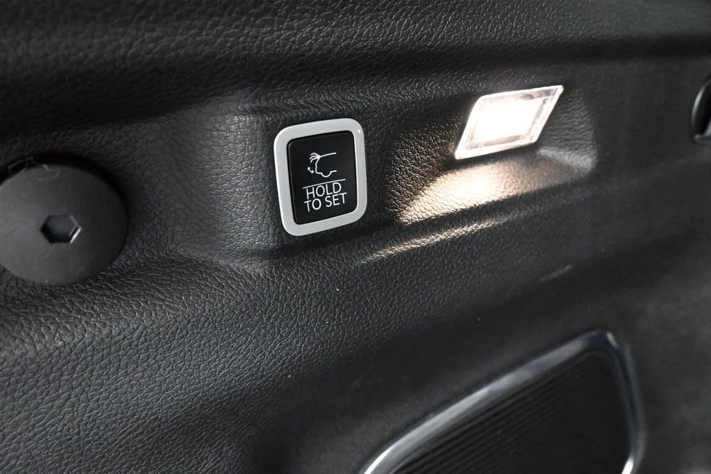 Used 2023 Baltic Gray Metallic Clearcoat Jeep Limited image 45