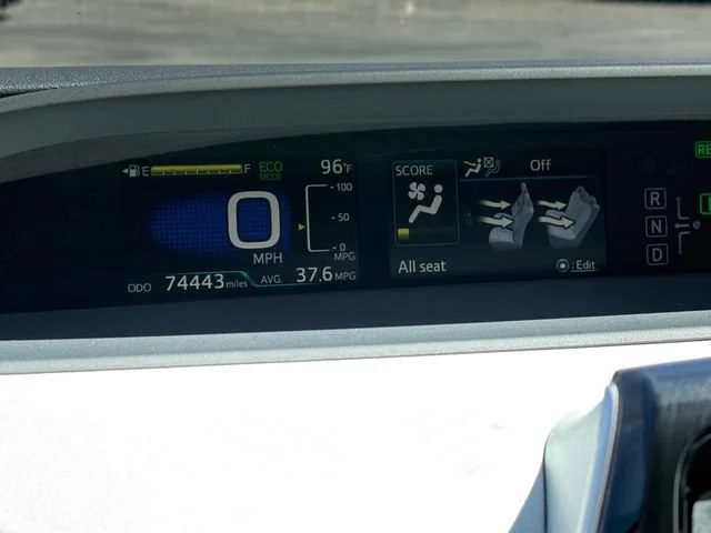 Used 2016  Toyota Two image 16