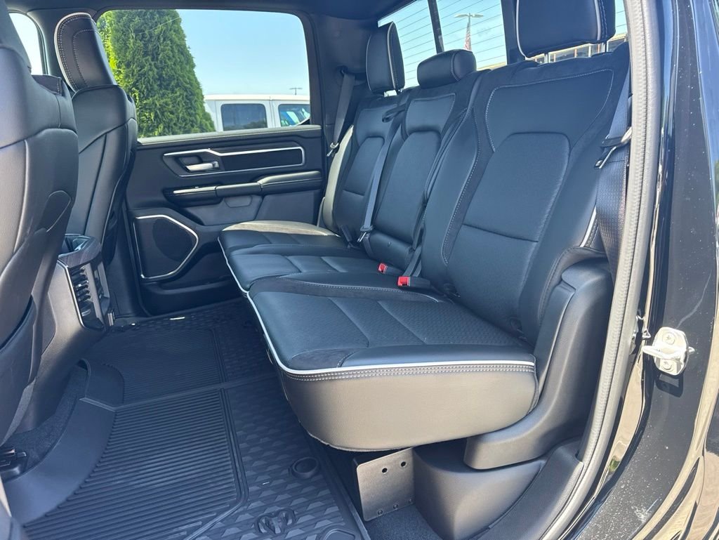 New 2026 Diamond Black Crystal Pearl-Coat Exterior Paint RAM Laramie image 23