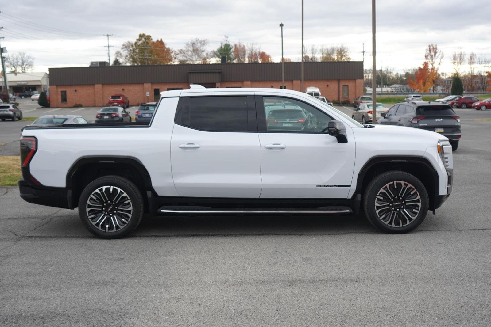 New 2026 Glacier White Tricoat GMC Denali Standard Range image 2
