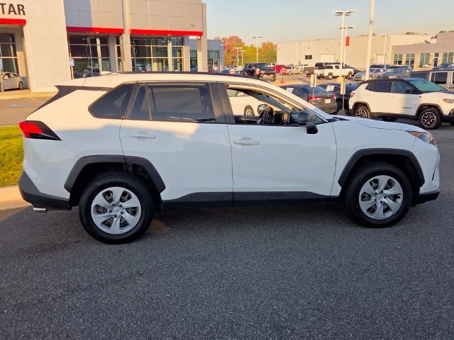 Used 2019 White Toyota LE image 14