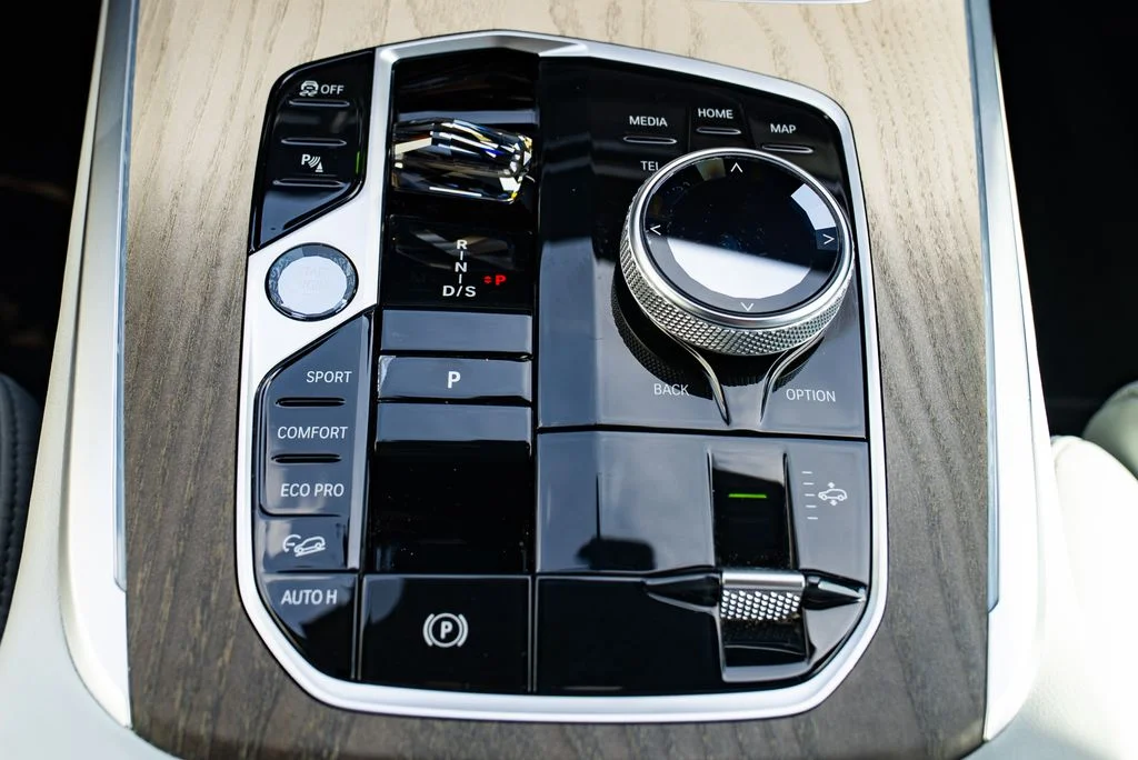 Used 2023 Gray BMW xDrive40i image 19