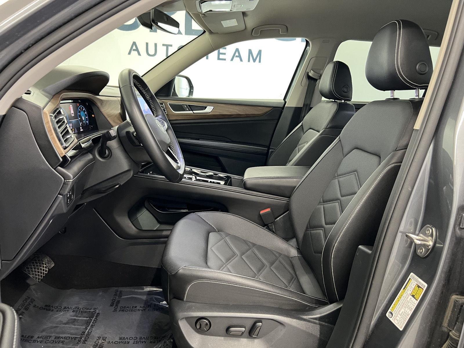 2025 Volkswagen Atlas SE w/Tech - Photo 12