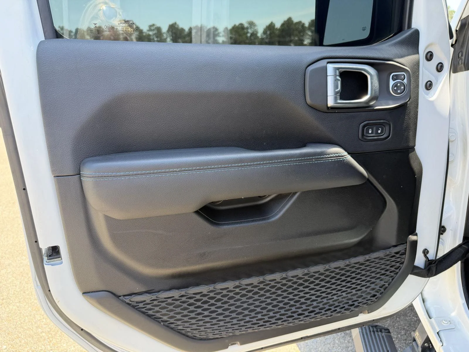 Used 2023 Bright White Jeep Rubicon image 16